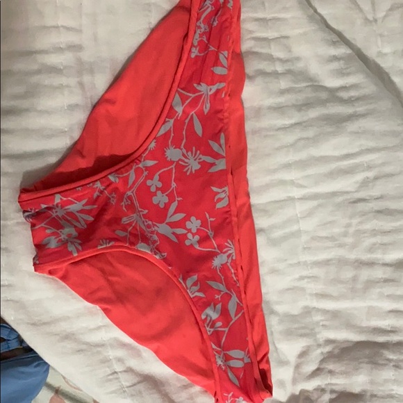 Maaji bottoms brand new condition - Picture 3 of 4